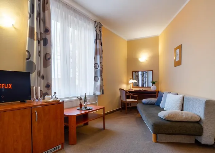 U Vlasskeho Dvora Hotell 3*